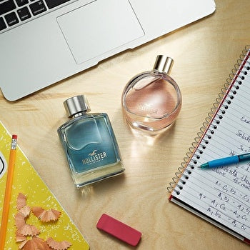 Hollister Wave For Her Eau De Parfum Spray 30ml