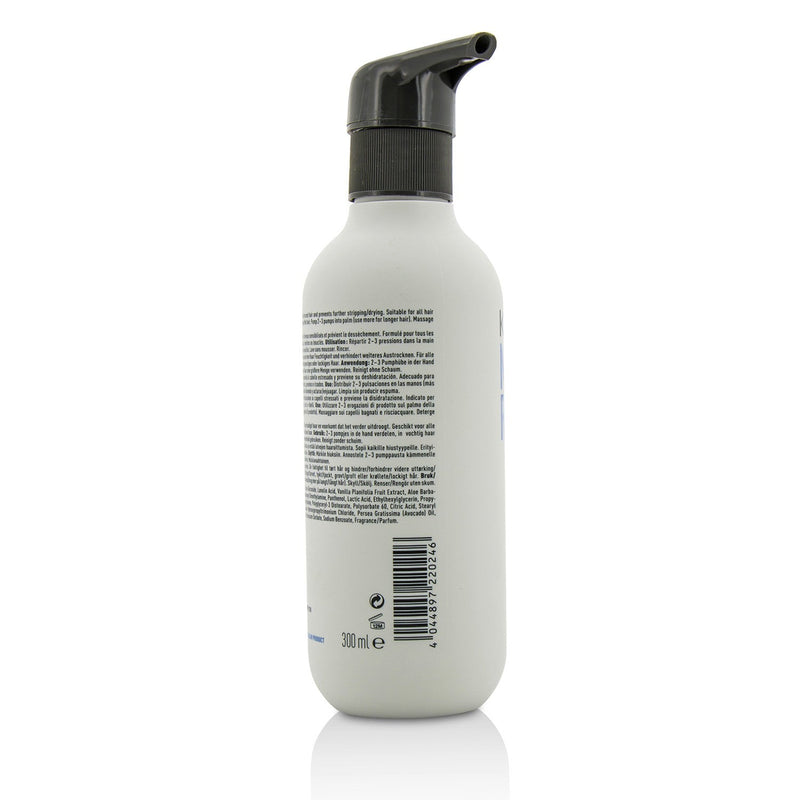 KMS California Moist Repair Cleansing Conditioner (Gentle Cleansing and Moisture) 