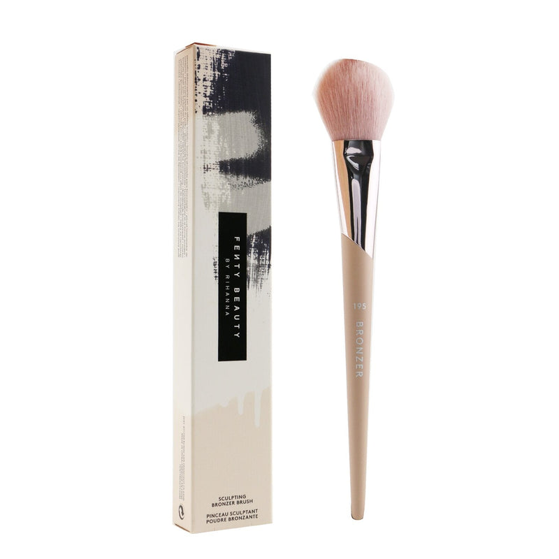 Fenty Beauty by Rihanna Sculpting Bronzer Brush 195 