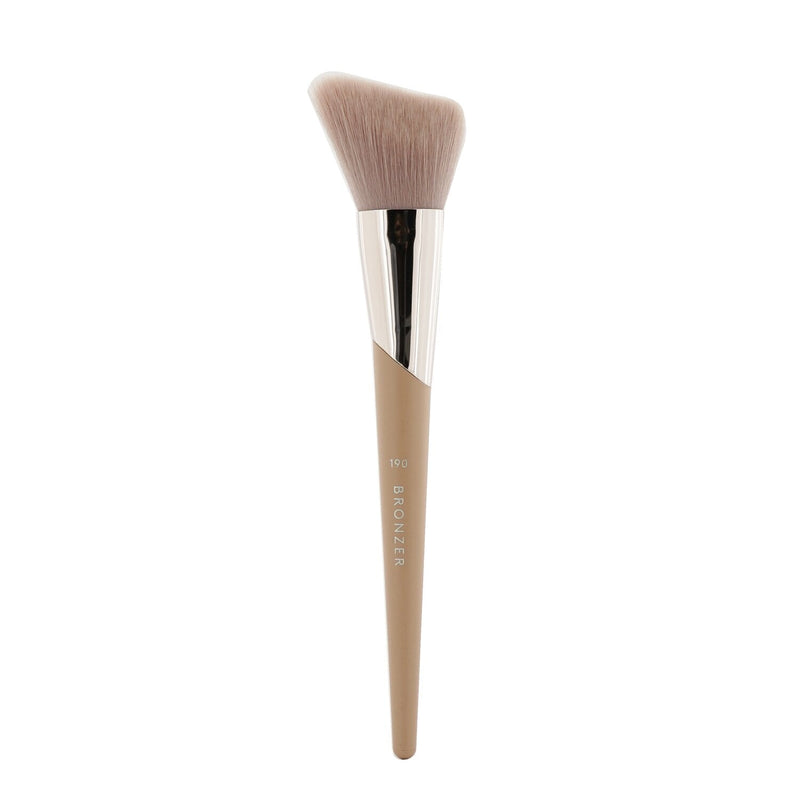 Fenty Beauty by Rihanna Cheek Hugging Bronzer Brush 190 