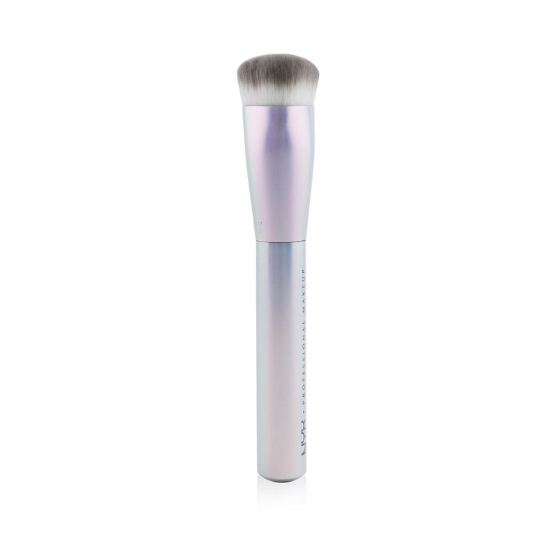 NYX Holographic Halo Sculpting Buffing Brush